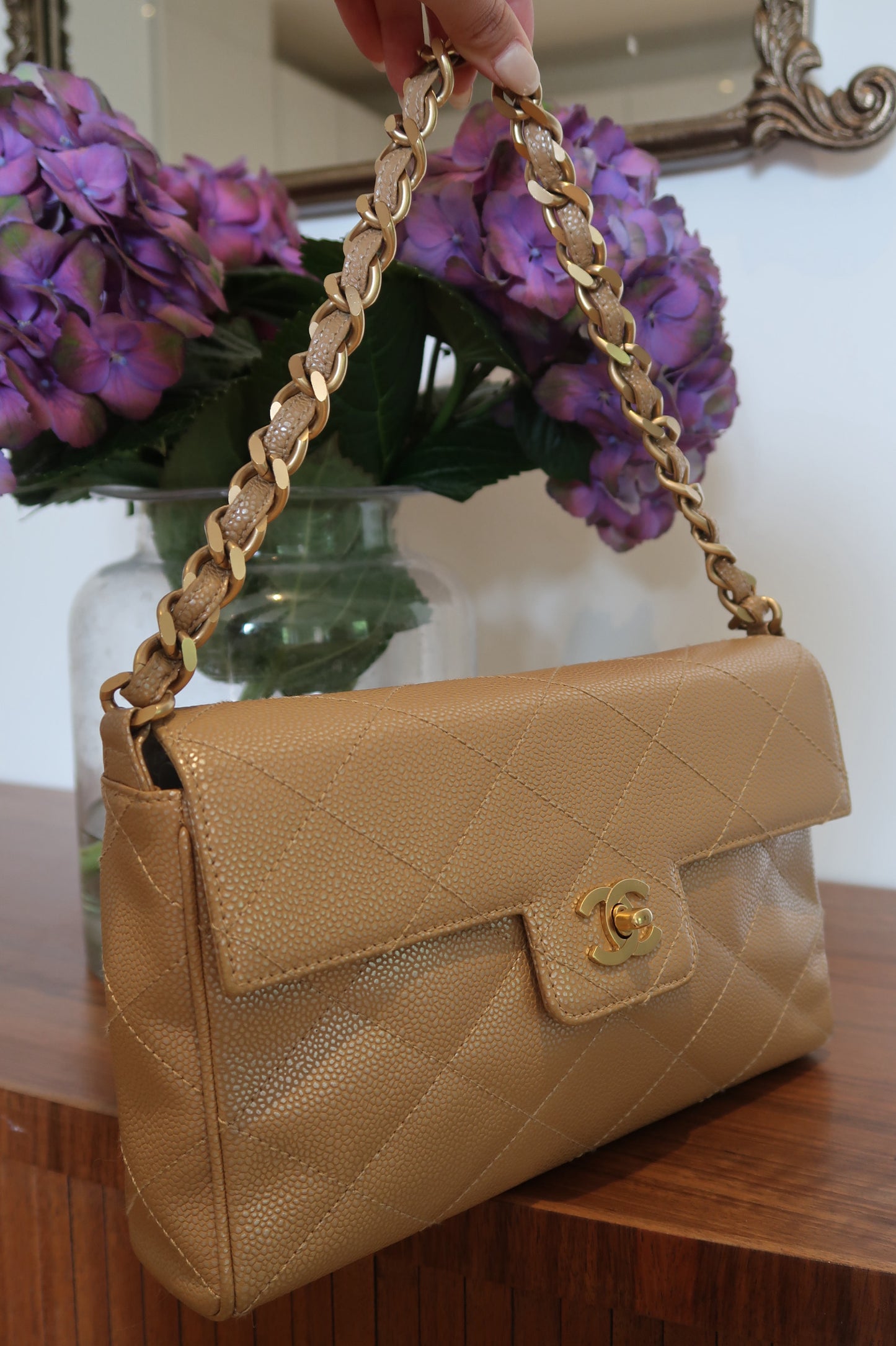 Chanel 2000-2001 Beige Caviar Chain Shoulder Bag