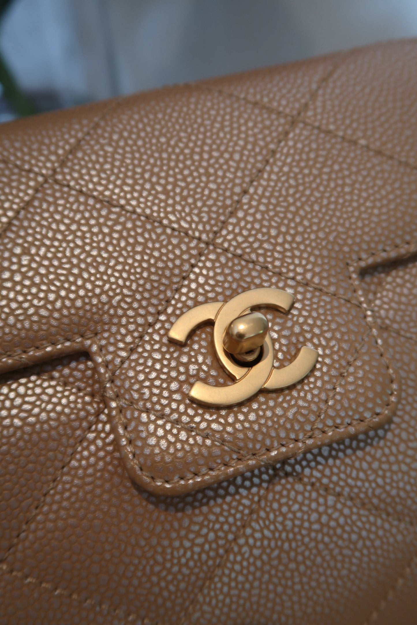 Chanel 2000-2001 Beige Caviar Chain Shoulder Bag