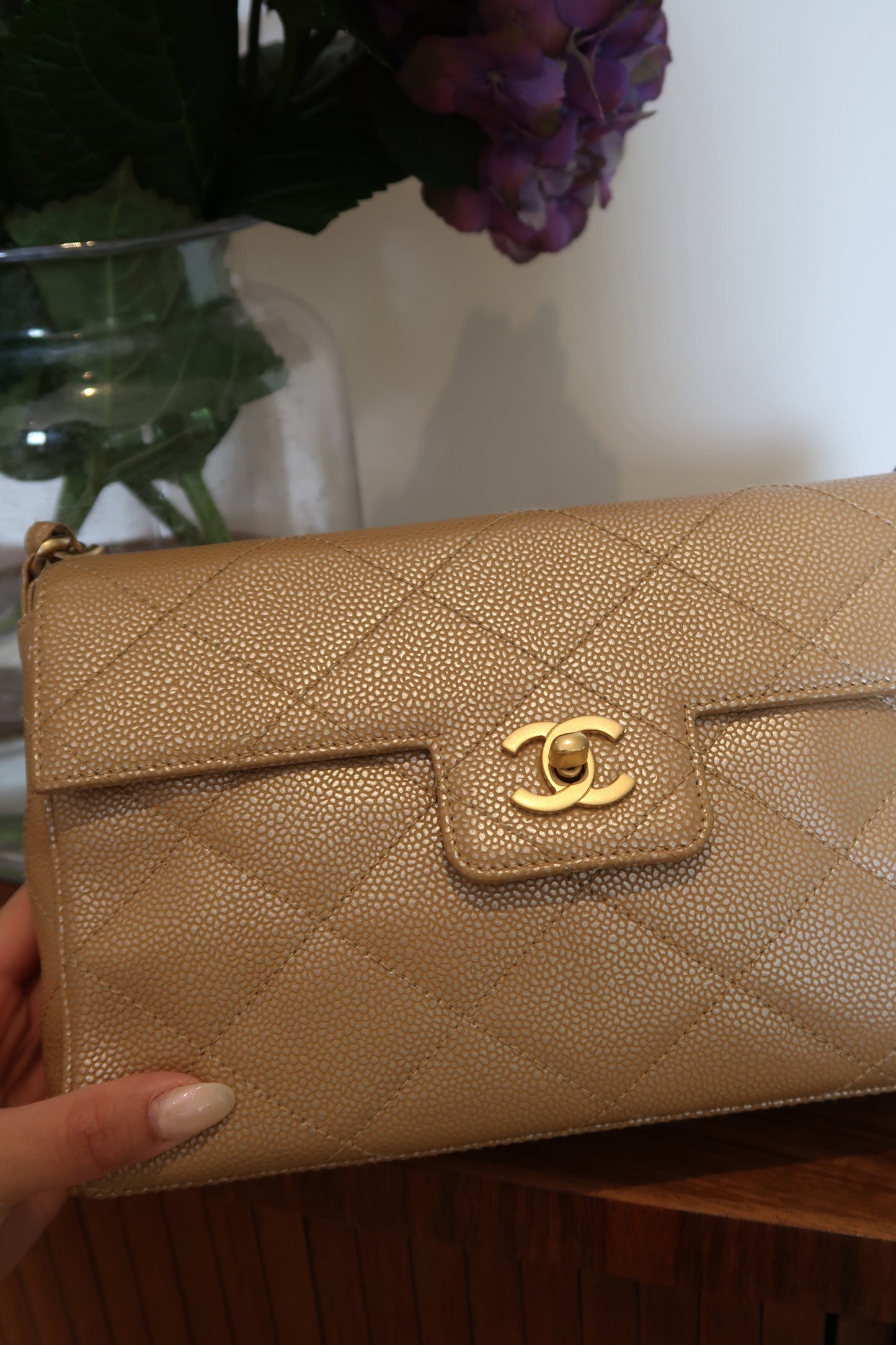 Chanel 2000-2001 Beige Caviar Chain Shoulder Bag