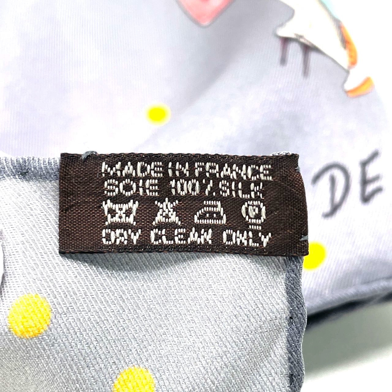 Hermès 70 The Parisiennes of KIRAZ Grey scarf