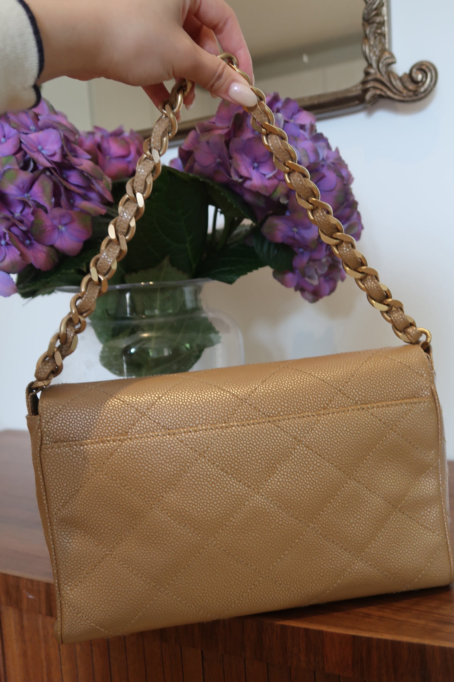 Chanel 2000-2001 Beige Caviar Chain Shoulder Bag